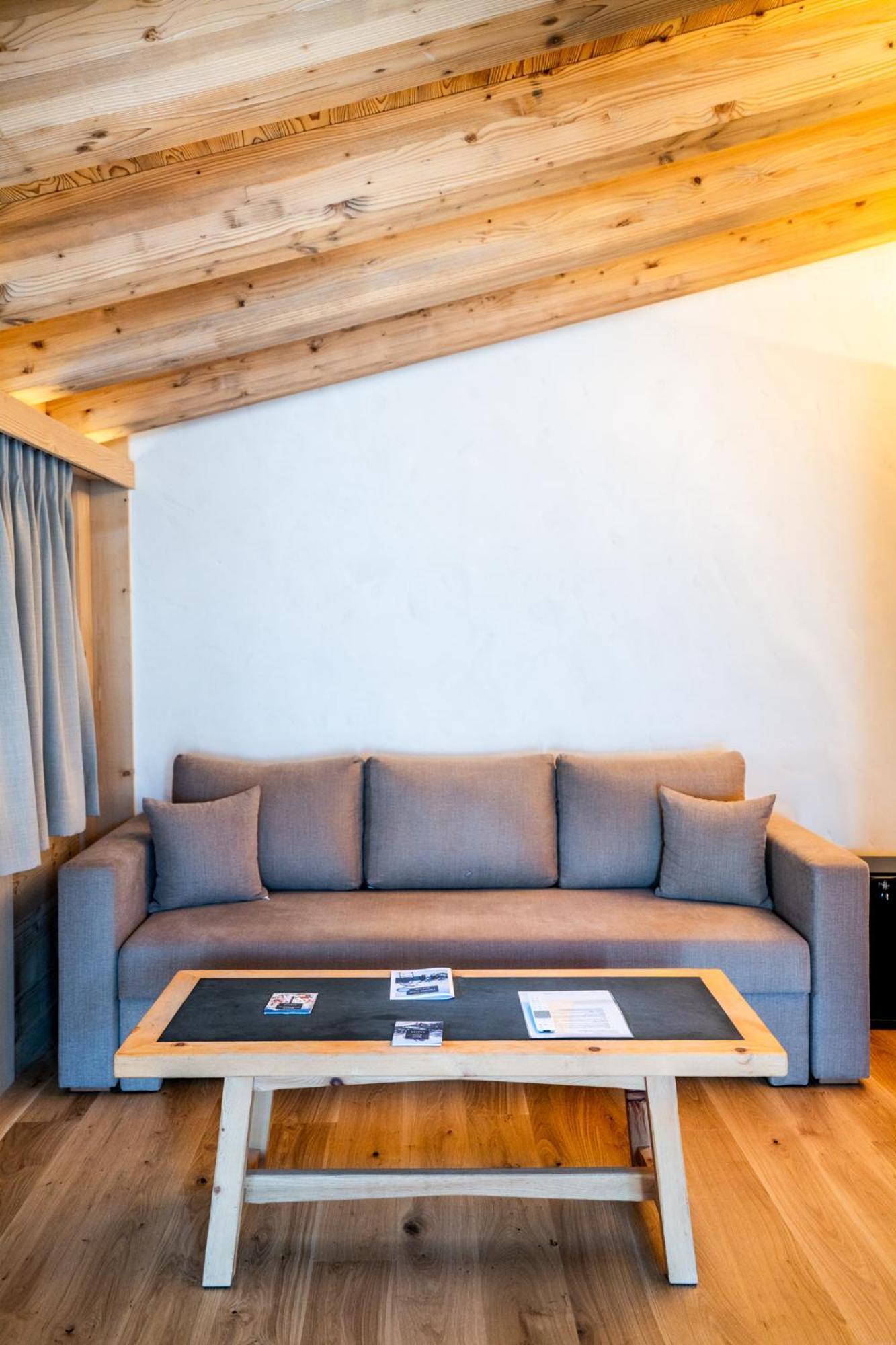 Posthotel Roessli Gstaad Exteriör bild