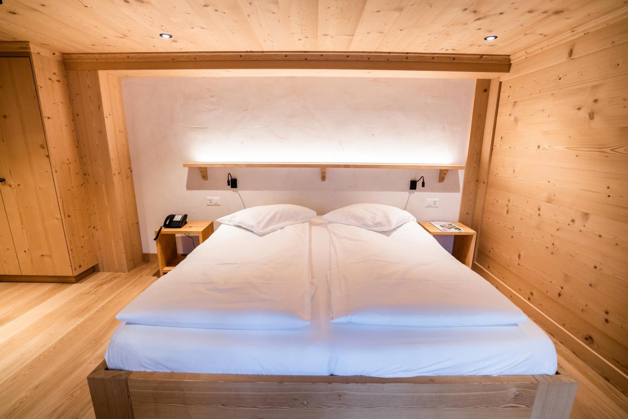 Posthotel Roessli Gstaad Exteriör bild