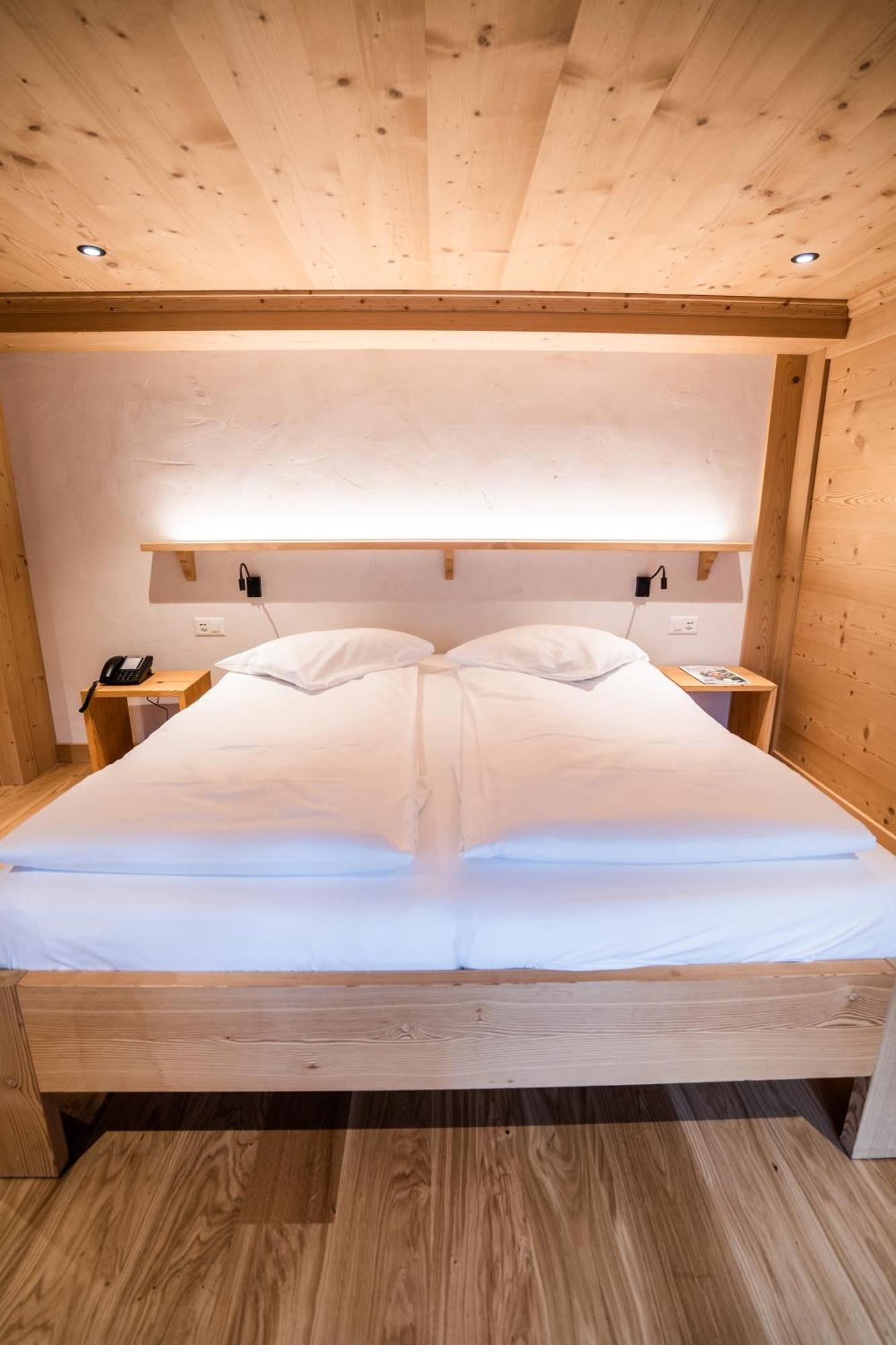 Posthotel Roessli Gstaad Exteriör bild
